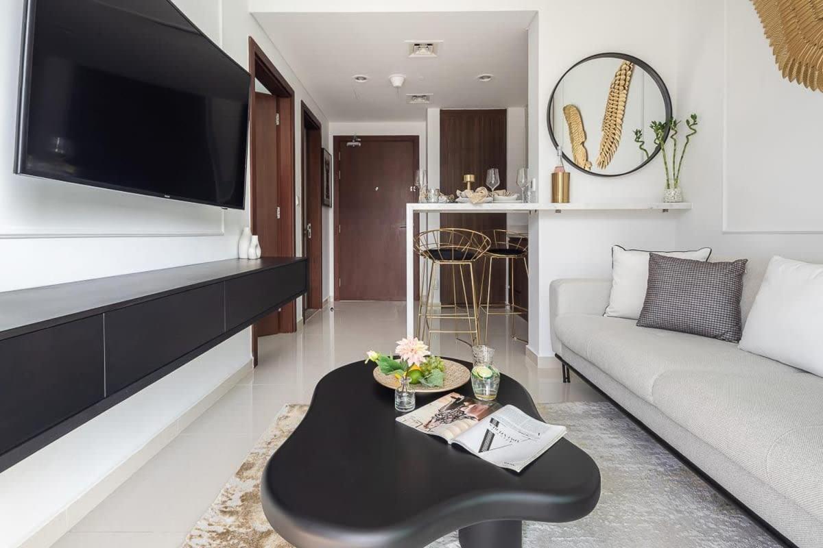 Frank Porter - Reva Residences Apartment